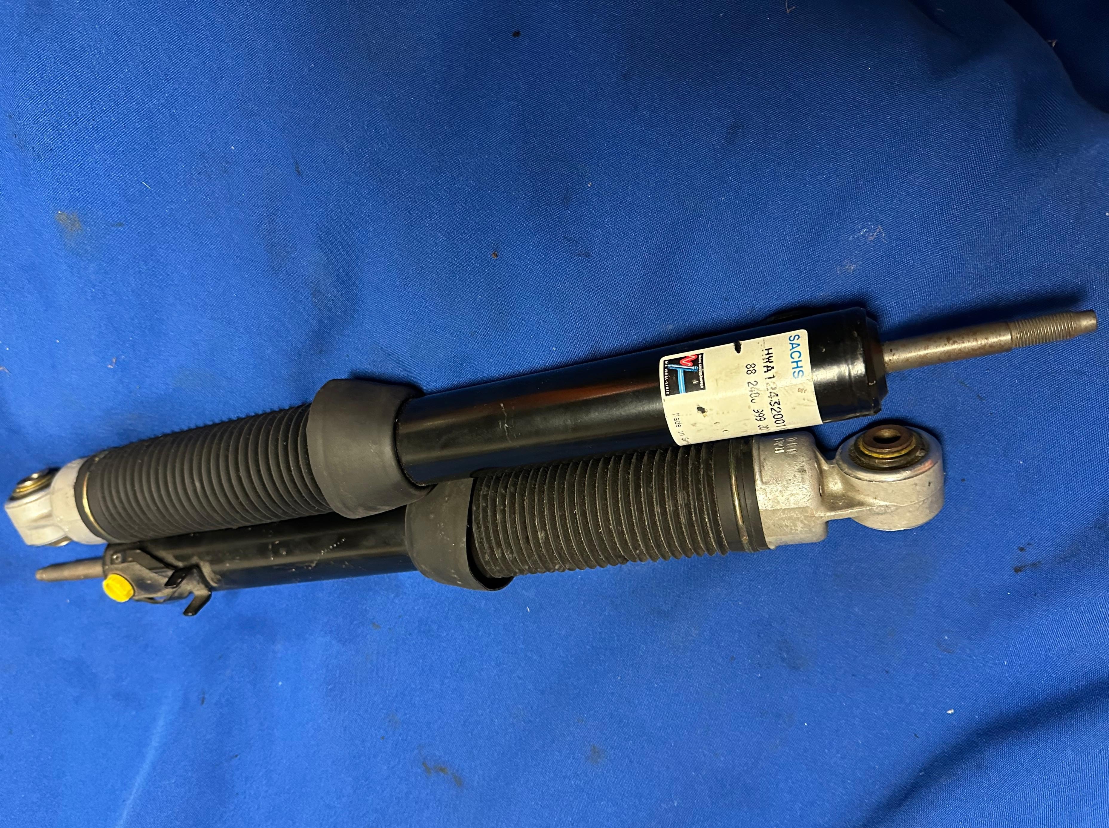 2 Original Mercedes-Benz AMG Stoßdämpfer hinten W124 – HWA1243200113 – Sachs NOS