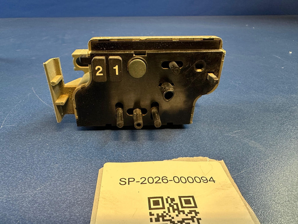Original Mercedes W126 Memory Schalter A0038202810 Seat Switch – SP-2026-000094 – Ansicht 1