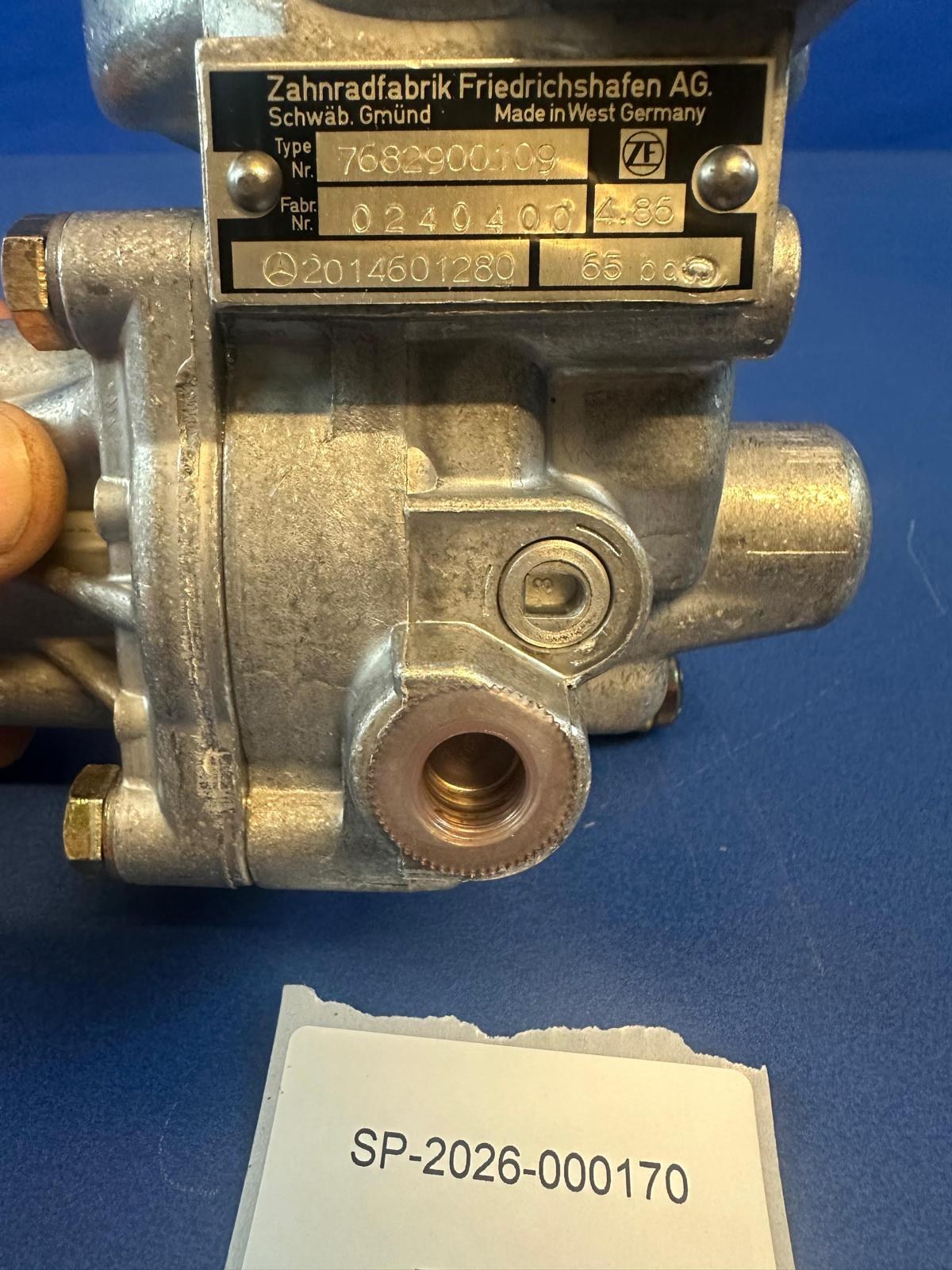 Original Mercedes W201 Servopumpe A2014601280 ZF Power Steering Pump – SP-2026-000170 – Ansicht 3