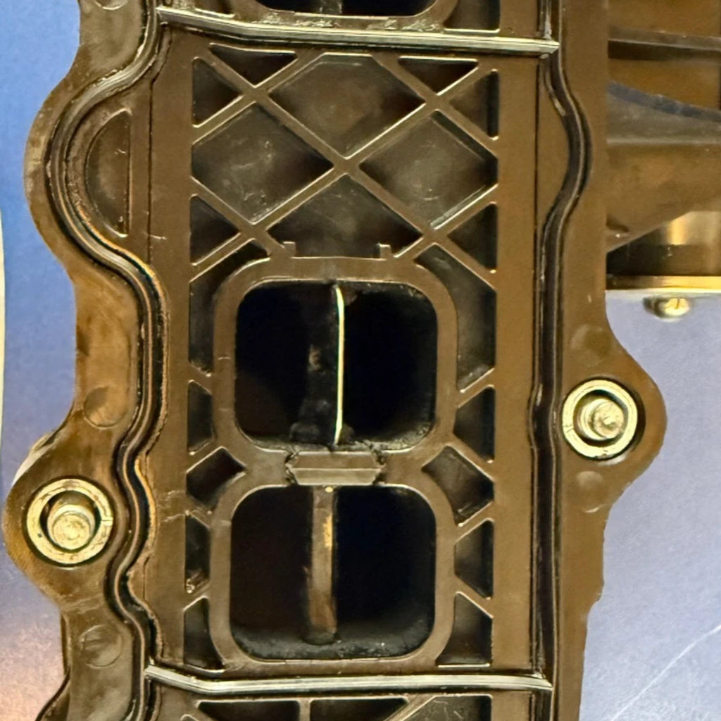 SP-2026-000315 – Detail - Einlasskanäle, Dichtfläche und Befestigungen