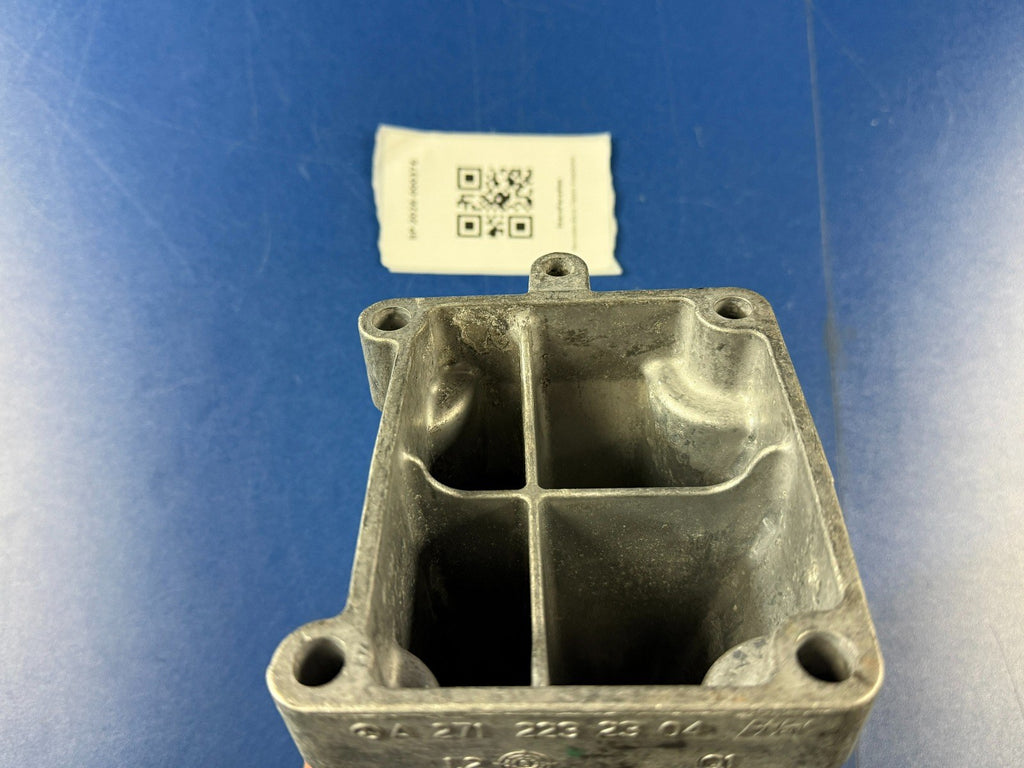 Original Mercedes Motorträger rechts A2712232304 Engine Bracket – SP-2026-000376 – Ansicht 1