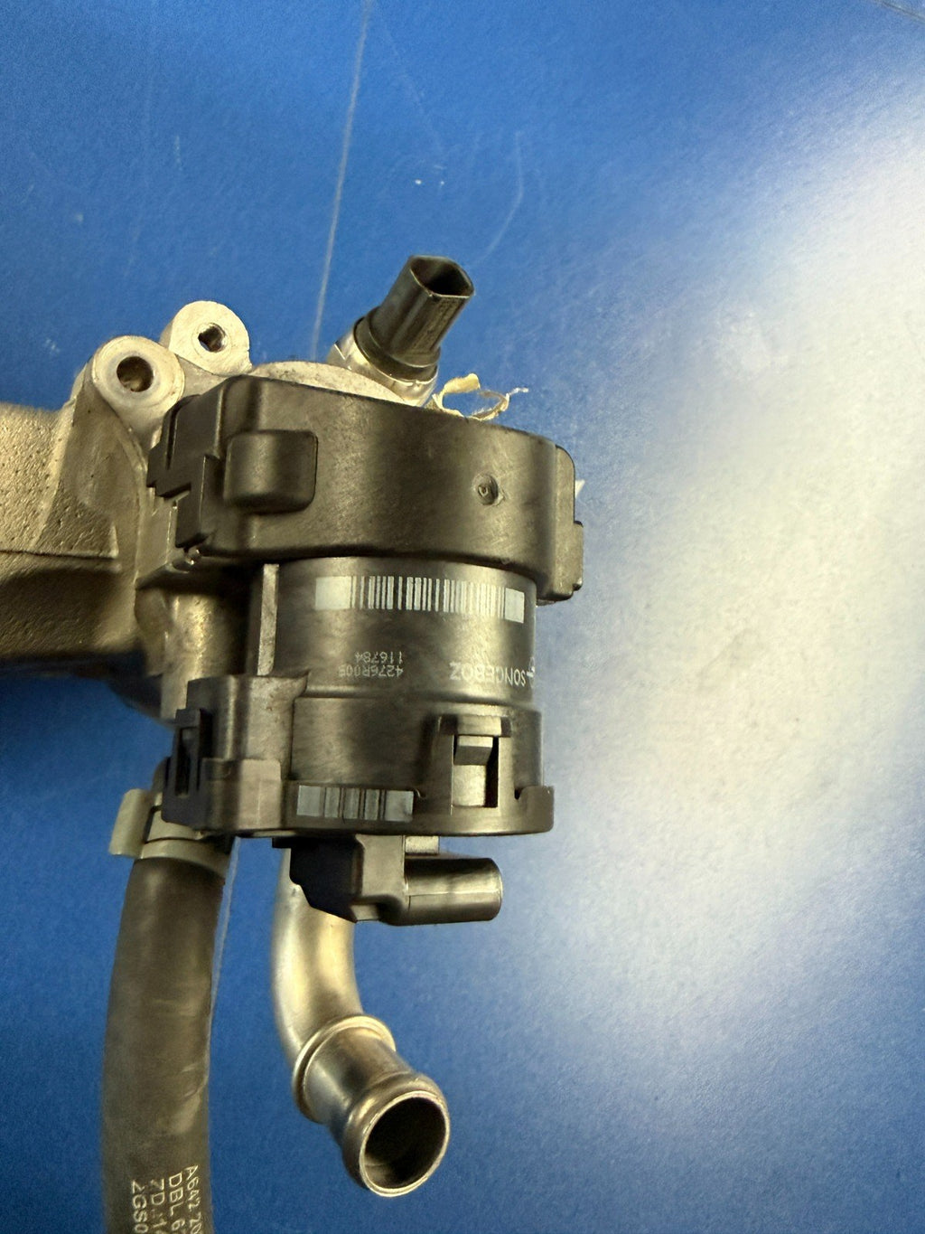Original Mercedes OM642 Ladeluftverteiler links A6420905137 Intake – SP-2026-000379 – Ansicht 7