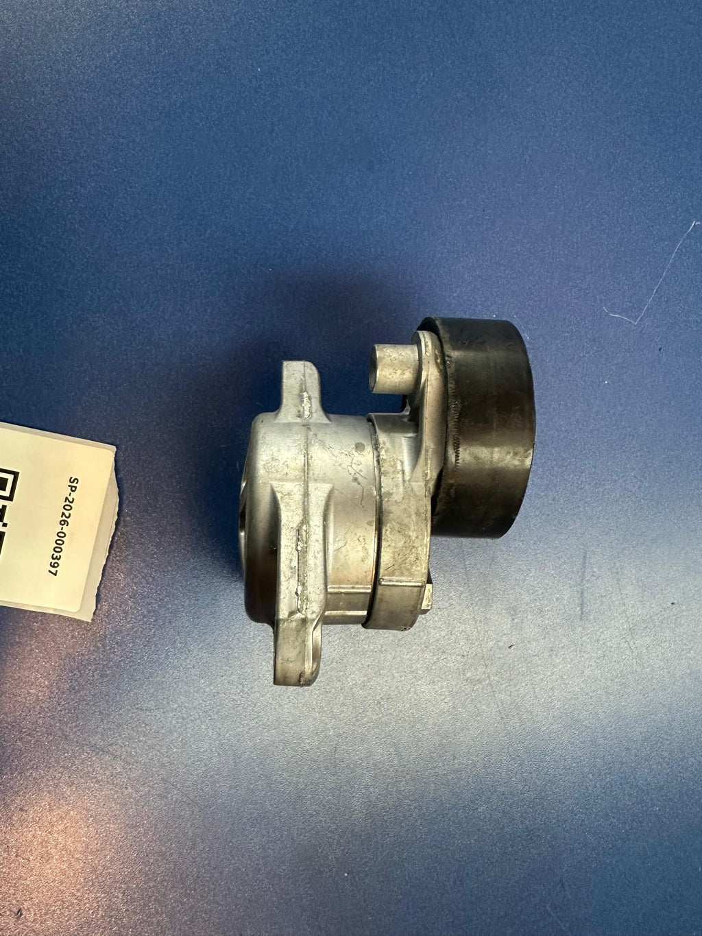 Original Mercedes Spannrolle A2722000270 Riemenspanner M272 gebraucht – SP-2026-000397 – Ansicht 4