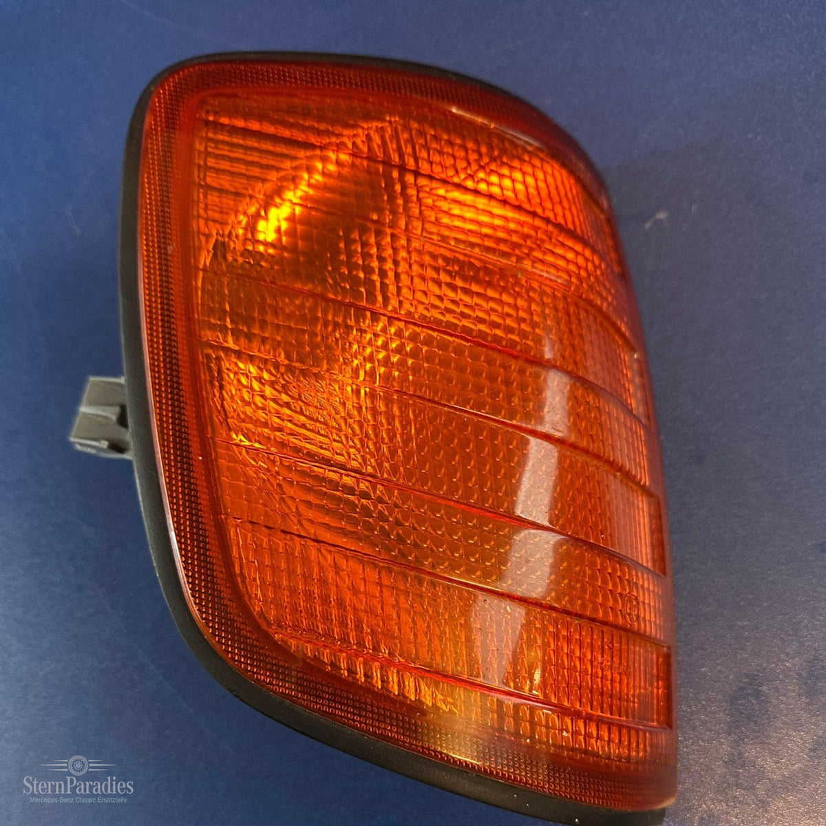 Mercedes W124 A1248260143 Blinker rechts Bosch 1305233929 Turn Signal – Weitere Ansicht – SP-2026-000418