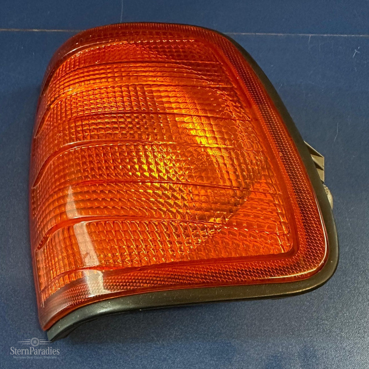 Mercedes W124 A1248260143 Blinker rechts Bosch 1305233929 Turn Signal – Weitere Ansicht – SP-2026-000418