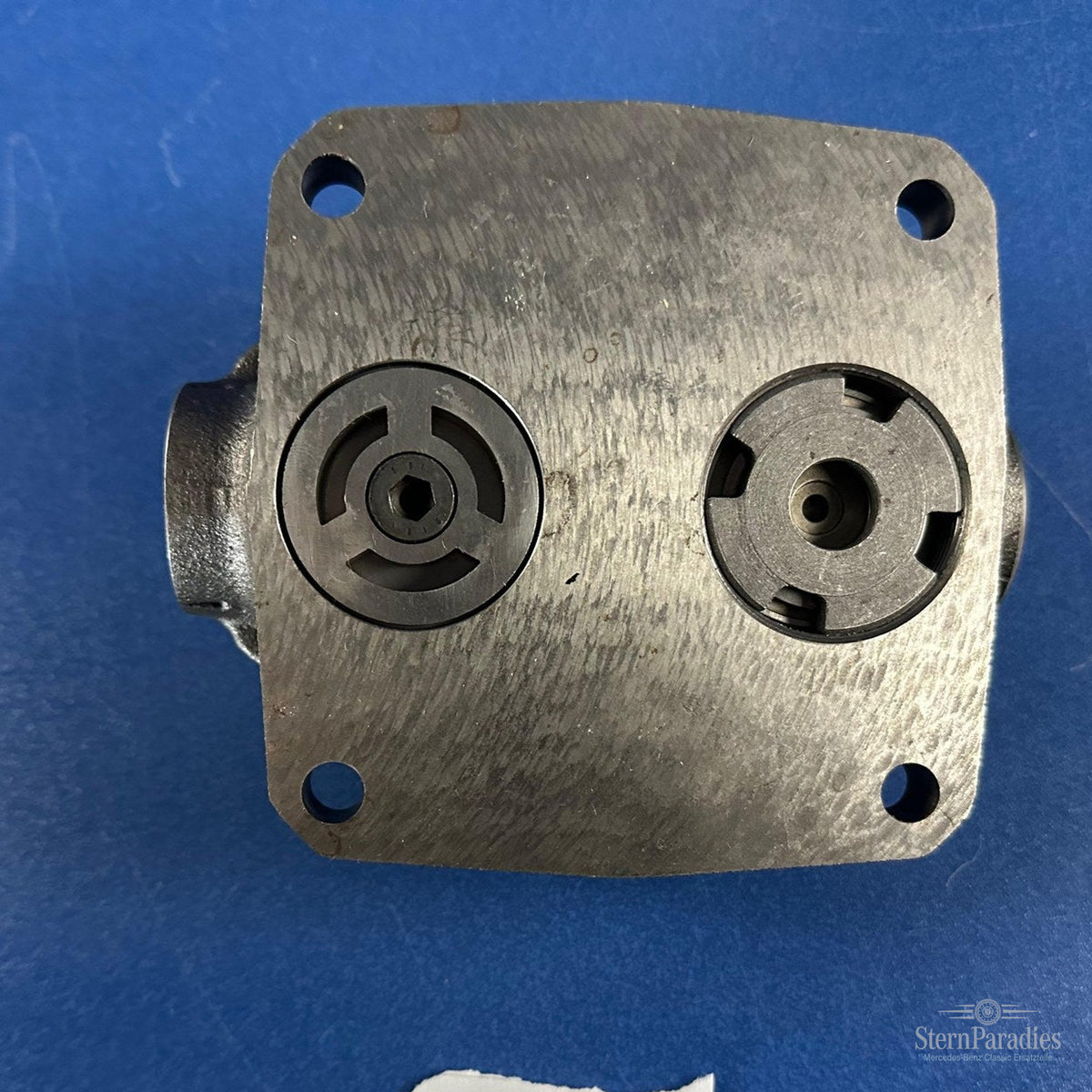 Original Mercedes Kompressor Zylinderkopf A3521300319 OM352 NOS – Weitere Ansicht – SP-2026-000437
